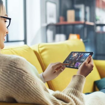 Laser 7-inch Tablet 4GB 64GB with Pink Case