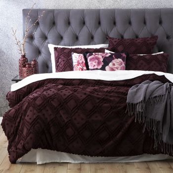 Medallion Cotton Vintage Washed Tufted Plum Quilt Cover Set by Park Avenue