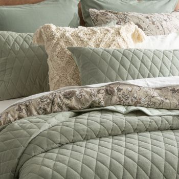 Diamante Vintage Stone Washed Cotton Reversible Quilted Juniper Coverlet Set by Renee Taylor Super King