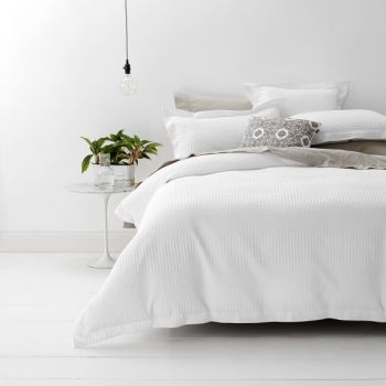 Elegance Waffle Cotton Jacquard White Quilt Cover Set by Renee Taylor Queen