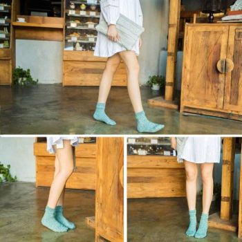 Women's Super Thick Wool Winter Socks 5 Pairs, Warm Soft Cushioned Knit for Cold Weather, Assorted Bright Colors Fit US 5-9, Great Gift for Christmas and Hiking