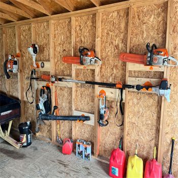Chainsaw Holder, Chainsaw Wall Mount ,Heavy Duty Chainsaw Rack Garage Storage Holder Chain Saw Display, Orange