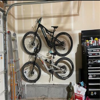 Bike Wall Mount Pedal Hook for E-Bikes, MTB & Road - Bicycle Wall Mount with Support Brackets and Wall Protection Pads, Suitable as Bike Rack Garage Bike Storage Shed and Bicycle Storage Indoor