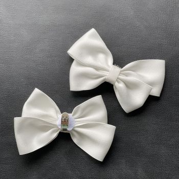 4Pcs Bow Shoe Clips Removable Shoe Buckles Decorative Shoes Accessories for Women Wedding party（white, not including the shoes）