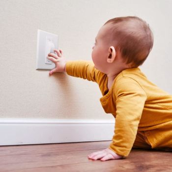 4 pack Wall Switch Guard, Child Proof Light Switch Cover Guard | Toggle Style | Light Switch Protection | Keep Toggle Switch in On or Off Position | White（Excluding screws）