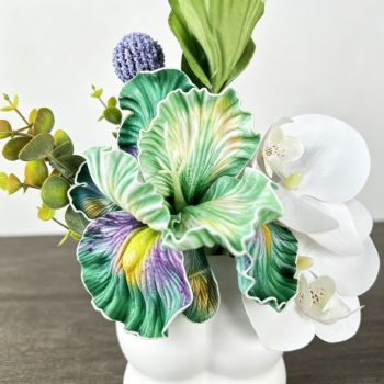 Simulated iris potted plant, floral artistry vibrant and colorful, pumpkin planter round and versatile, no maintenance ready to display upon opening, brightens up new Chinese-style and light luxury home spaces.(pale bluish green)