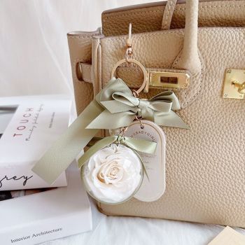 Valentine's Day Preserved Flower Leather Keychain: Romantic and Cute to Carry Around, Perfect for Gifting or Personal Use(GREY)