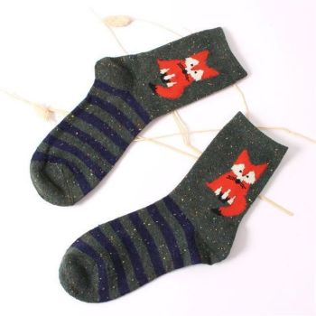 House Of Dasein Snowy Little Fox Socks - Green Fox