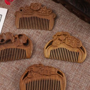 8cm Mini Carved Sandalwood Comb, Vintage Reishi Mushroom 3D Engraved Portable Anti-Static Wooden Scalp Massage Comb