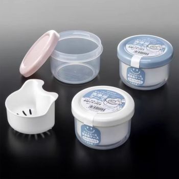 Portable Denture Storage Case with Drain Basket Elderly Retainer Cleaning Soaking Container-Color random