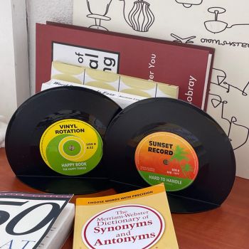 2pcs Book Holders Vinyl Record Shape Rounded Edges Vintage Bookends Book Stand for Student