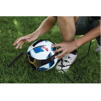 Football Kick Trainer Soccer Training Aids Hands Free Throw Sole Practice Equipment for Kids with Adjustable Belt Elastic Rope