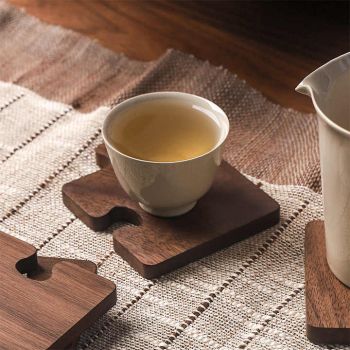 Reddish Brown Natural Black Walnut Wooden Coasters, Heat-Resistant Tea Cup Pads, Puzzle-Shaped Drink Mats, Eco-Friendly Tea Accessories Set