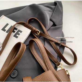 Black Elegant Leather Shoulder Bag - Compact Handbag with Adjustable Strap