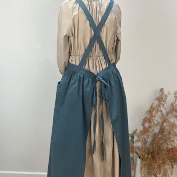 Blue Cotton Waterproof Artisan Apron - 100x85cm, Stylish Cross-Back Design, Ideal for Kitchen & Floral Work