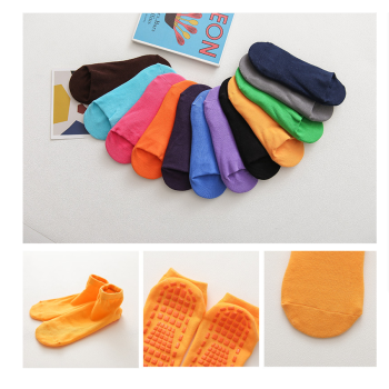 Ten Pairs Of Orange Kids Non-Slip Trampoline Socks  for Playground Early Education and Yoga Unisex Anti-Skid Floor Socks for 1-5 Years