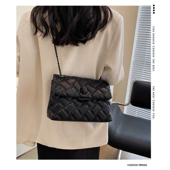 Grey Chic Quilted Crossbody Bag for Women - PU Leather Diamond Pattern Chain Strap Shoulder Purse with Elegant Clasp