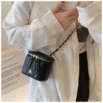 Black Chic Quilted Mini Box Crossbody Bag - Luxury Style Chain Purse for Women