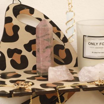Brown Style B Leopard Print Bow Wall Shelf - Decorative Wooden Floating Storage Rack for Bedroom & Living Room