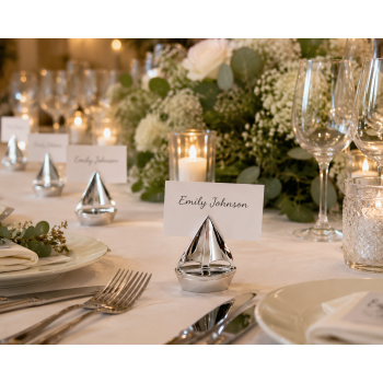10-Pack Silver Plated Alloy Place Card Holders with Hollowed-Out Heart Designs, Elegant Wedding Reception Seating Card Clips for Banquets, Parties and Events