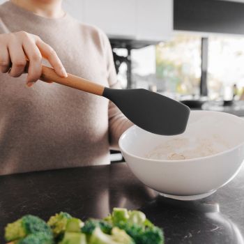 Beechwood & silicone spatula charcoal