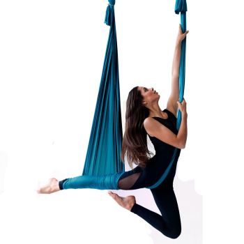 VEVOR Aerial Yoga Hammock & Swing, 5 m Length Aerial Yoga Starter Kit with 100gsm Nylon Fabric, Full Rigging Hardware & Easy Set-up Guide, Antigravity Flying for All Levels Fitness Bodybuilding, Green