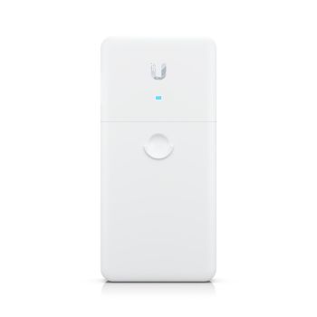 UBIQUITI Long-Range Ethernet Repeater receives PoE/PoE+ and offers passthrough PoE output