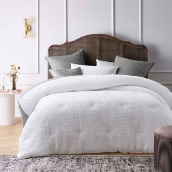 Accessorize Dotty Clip White 3 Piece Jacquard Comforter Set Queen