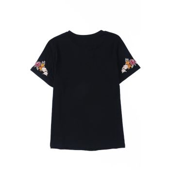 Azura Exchange Embroidered Short Sleeve T-Shirt with Floral Detail - L