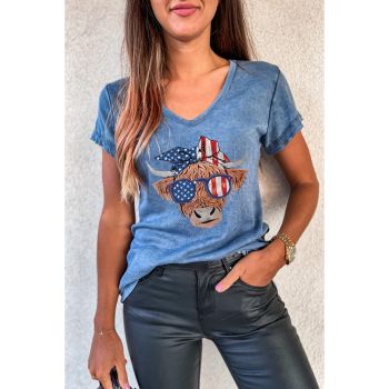 Azura Exchange Graphic Print V Neck T-Shirt with American Flag Cow Head Design - M